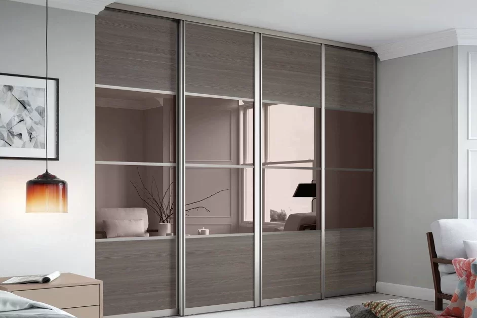 Made-to-measure sliding wardrobe doors